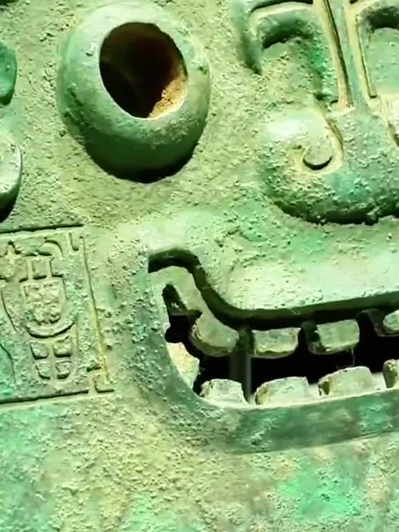 亚醜钺的牙缝为啥这么大答案来了