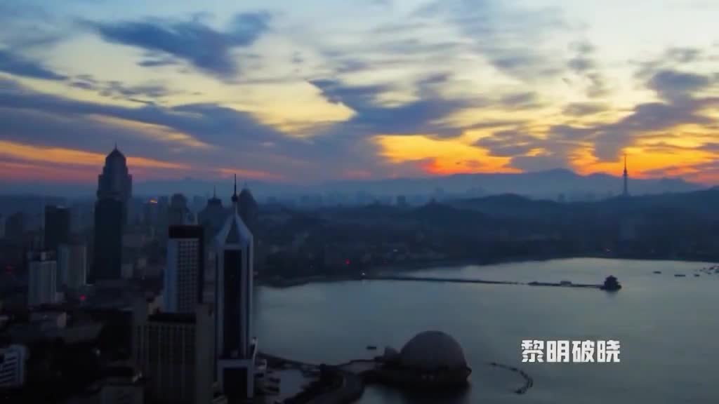 地铁会回归拥挤街道会重返热闹一切都会一如往常相信爱与病毒蔓延的速度一定会超过病毒