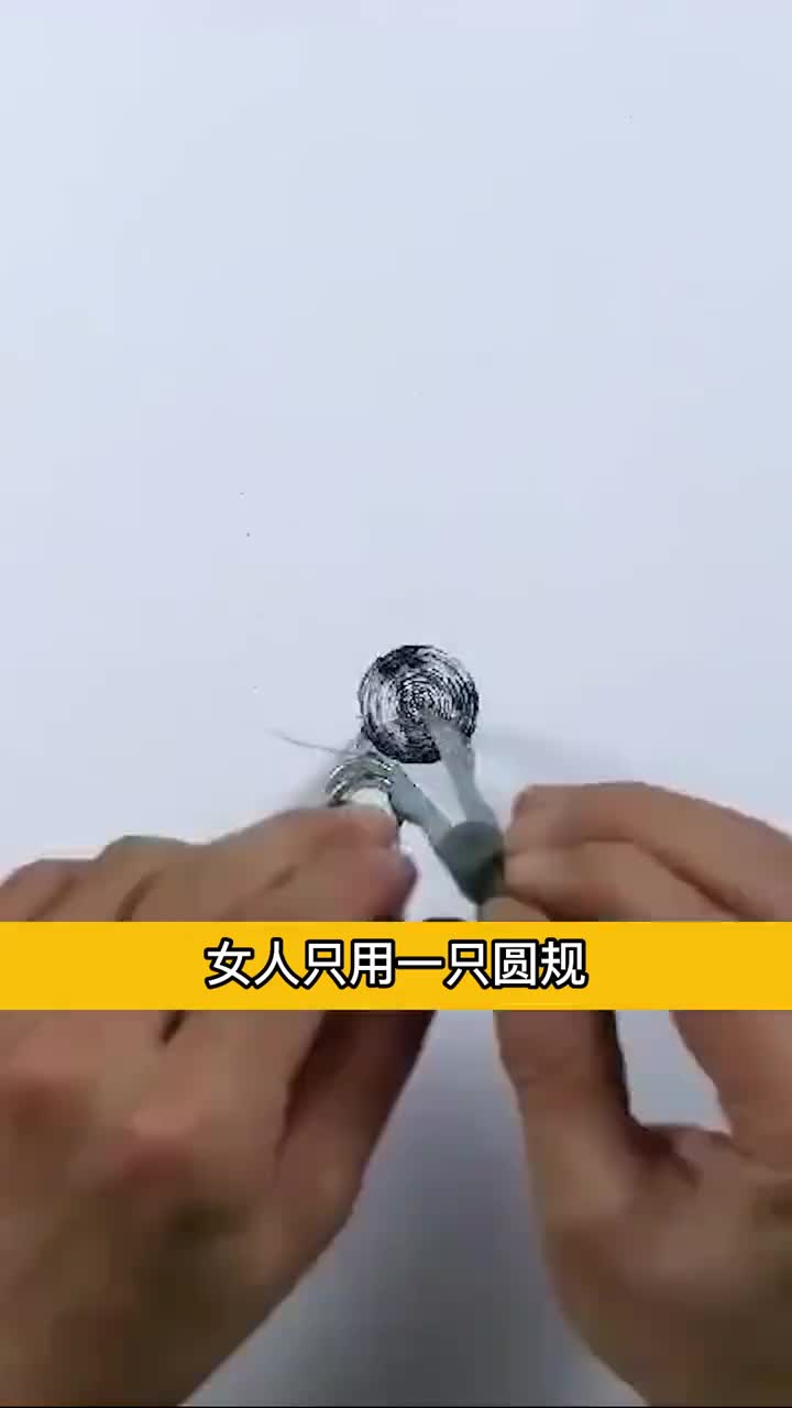 这个男人有着惊人的画画天赋