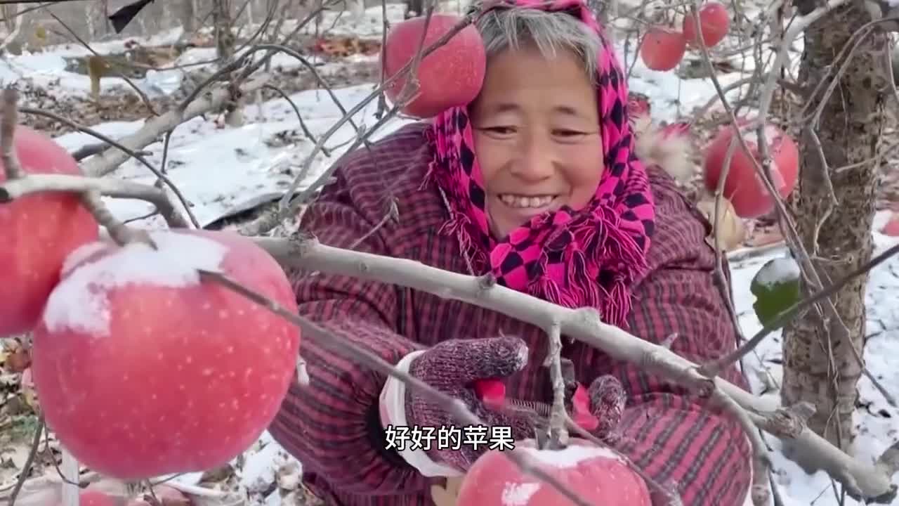 原来还有比水还便宜的果汁酸酸甜甜的一瓶才一块多你想尝尝吗