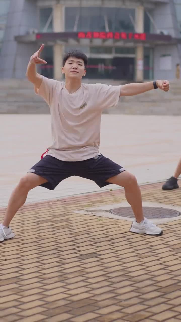 传统非遗舞出时代新韵山东鼓子秧歌阳刚之气爆棚傅小青