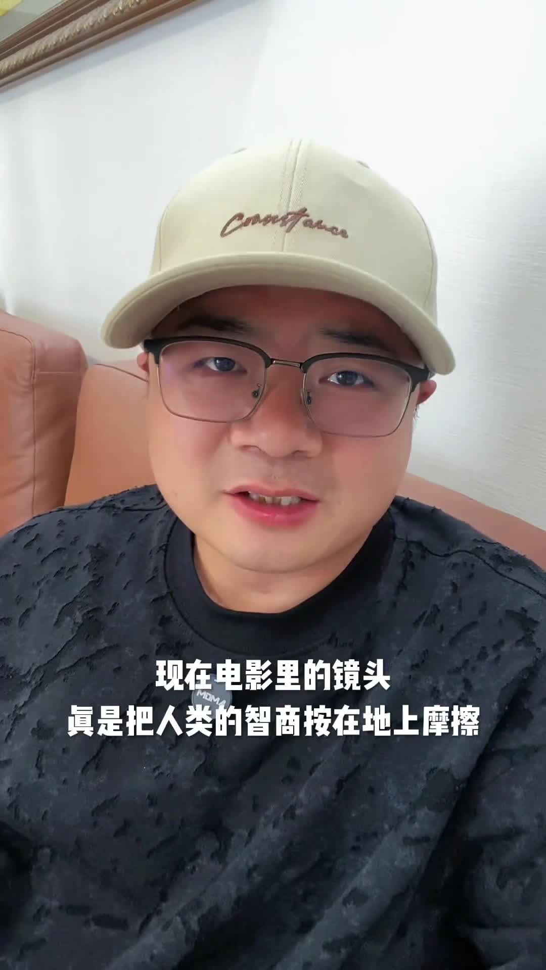 电影里的那些镜头真是把人类智商按在地上摩擦