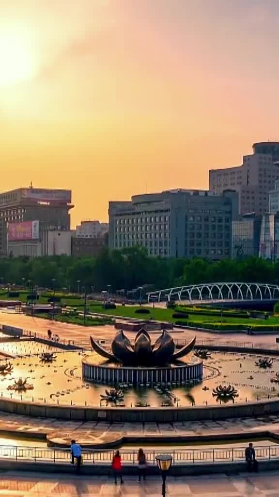 如果垫底辣孩来济南拍城市宣传大片你会推荐他做什么呢