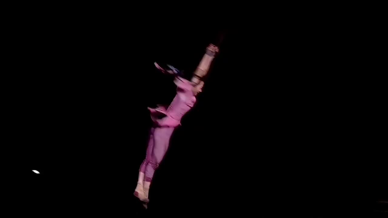 杂技盛会开幕在即山东准备好了第十一届全国杂技展演3月16日至28日将在山东举办精彩的杂技表演敬请期待