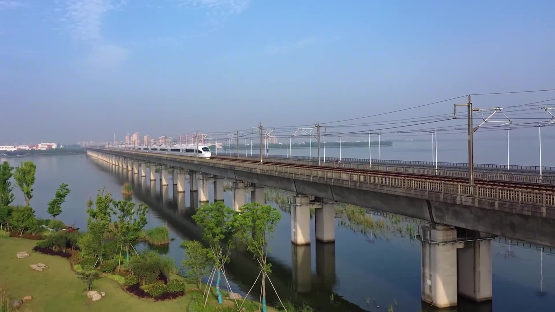 跨过万水千山飞跃五湖四海只为回家感受这份浓浓的年味东营市垦利区垦利街道内非遗在社区扎根活态传承居民在传统年俗中庆贺新年浓浓的年味弥漫在社区不断弥漫