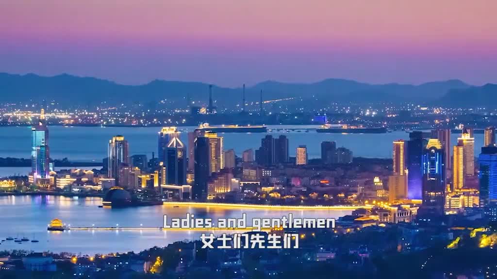 幸福总会来临欢迎搭乘这趟真爱521次航班来欣赏青岛繁华的夜景