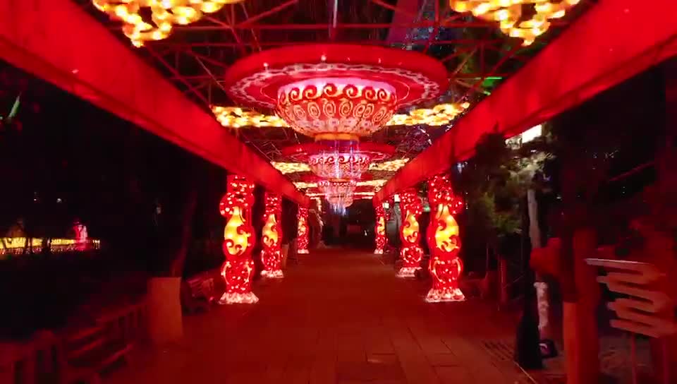 济南趵突泉花灯会精彩来袭大年初一一起看花灯啊作者郝德广