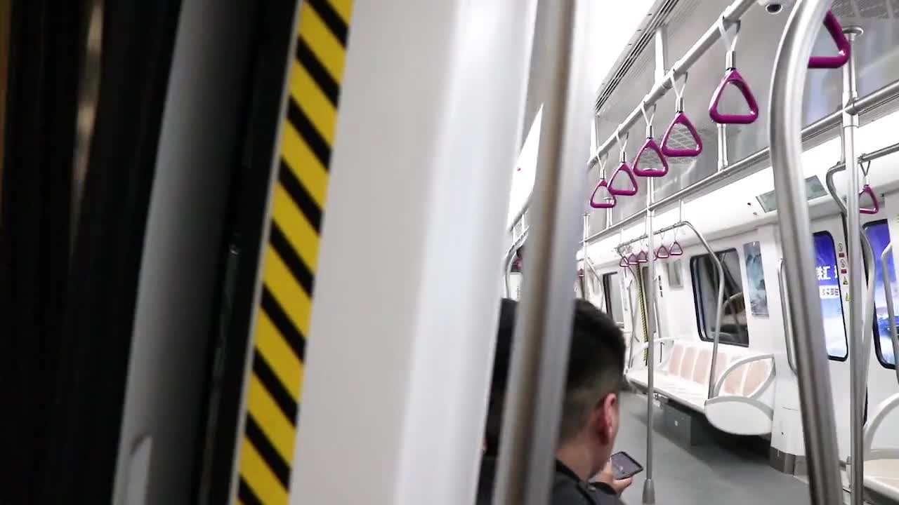 济南地铁穿越一波走着