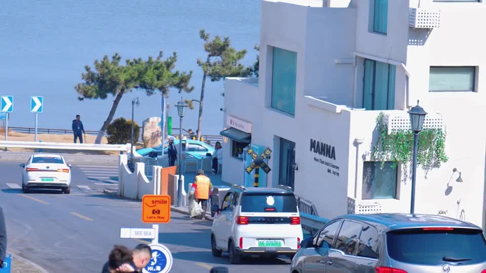 这里不是宫崎骏的童话世界它有自己的名字威海火炬八街面朝大海春暖花开就是它专属的浪漫