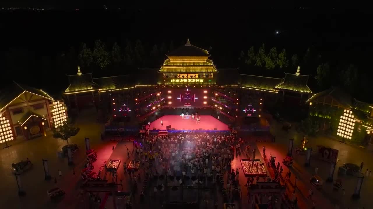 寻人间烟火秀齐鲁之夜优秀视频展播济南方特东方神画放肆嗨东方神画不止有国风文化元素还有国风音乐节带来超级肆意的live体验这次我们不必穿越时空就在当下体验国潮