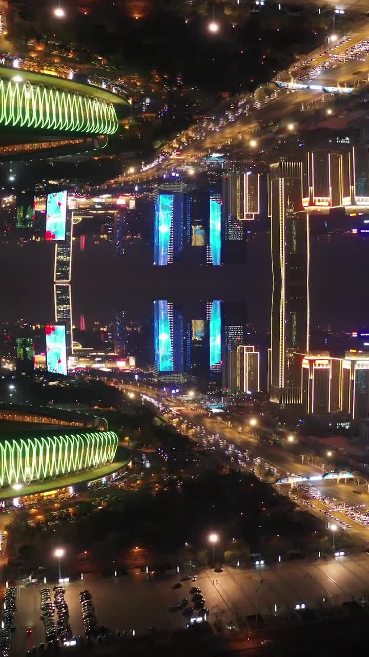 灯光璀璨的济南经十路夜幕下的城市流光溢彩抖音小助手