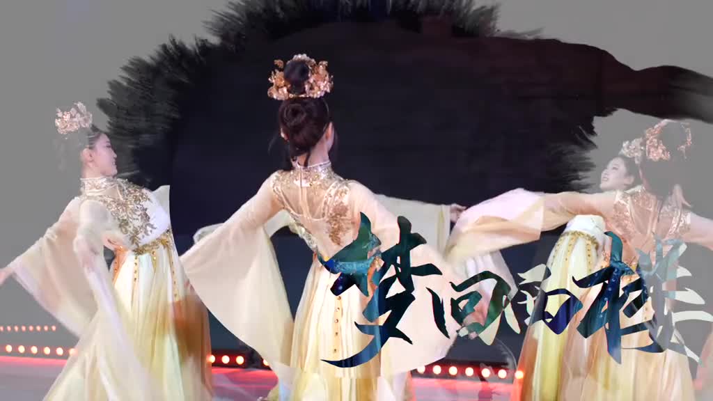 梦回西楼大型国风实景铁花秀在济南融创乐园盛大开演宋风盛典火舞银花点亮城市夜晚