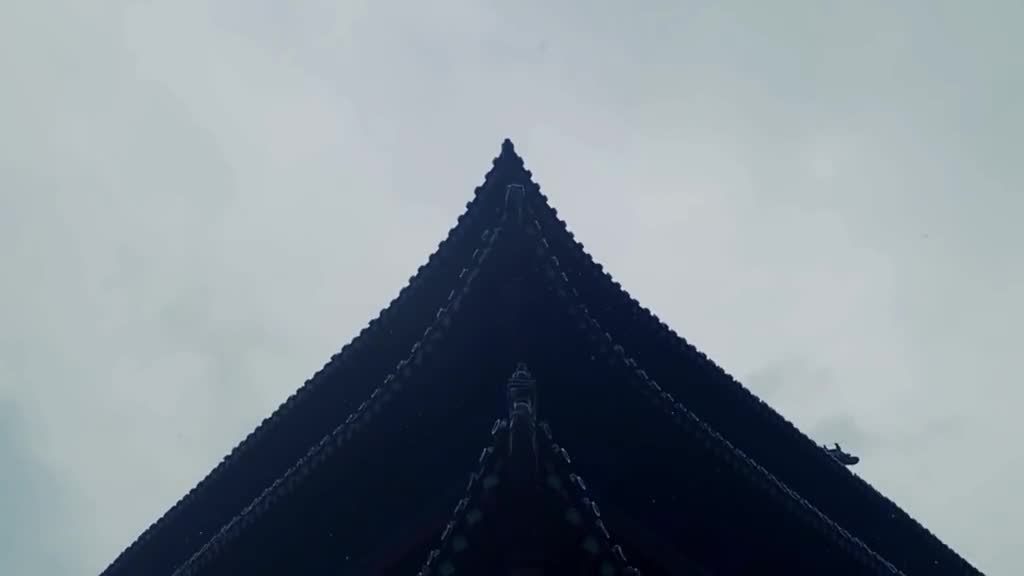 本是青灯不归客却因浊酒留风尘星光不问赶路人岁月不负有心人