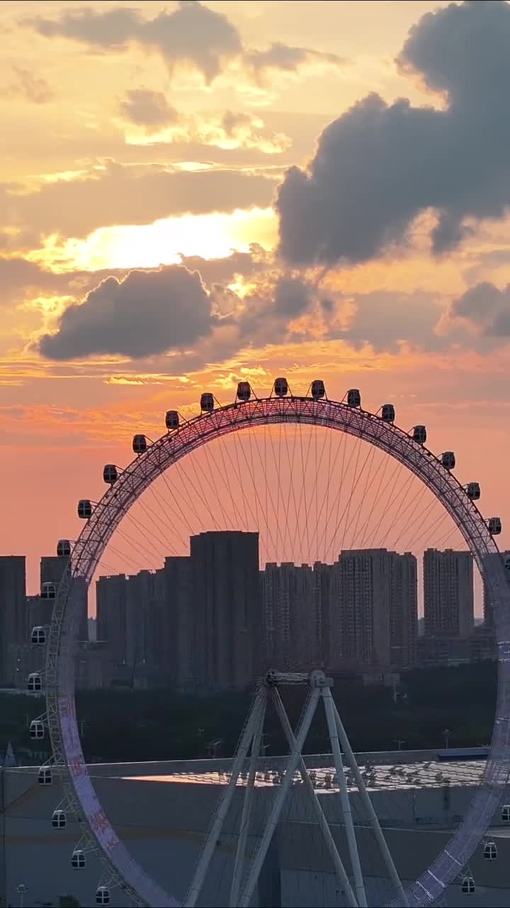 济南融创乐园摩天轮音乐派对草原之夜重磅来袭篝火派对阖家欢乐现场感受呼麦马头琴的魅力