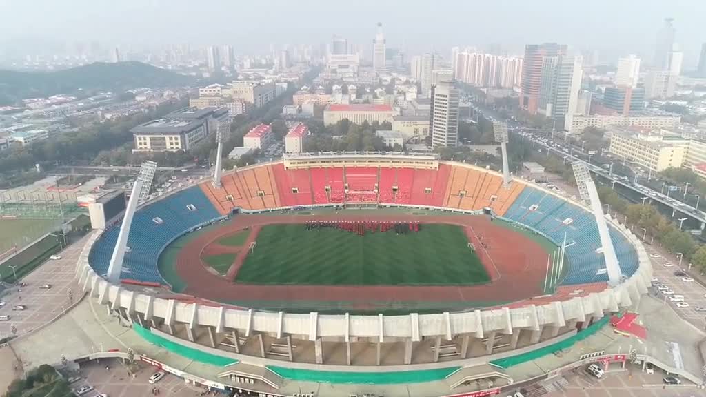 山东省文化艺术学校山东工艺美院应用设计分院学生运动会开幕不多说了就俩字精彩