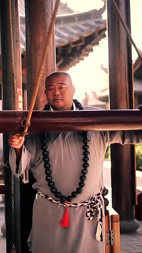 横刀立马替天行道听着水浒的故事长大谁不曾做过满腔豪情的英雄梦迎着剑戟旌旗追寻水浒遗风这里就是郓城