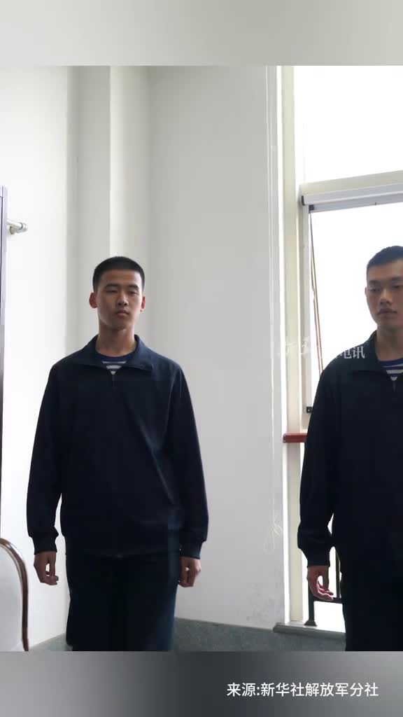 时代见证人民海军正劈波斩浪走向深蓝愿以今日之努力告慰前辈之期盼今天是