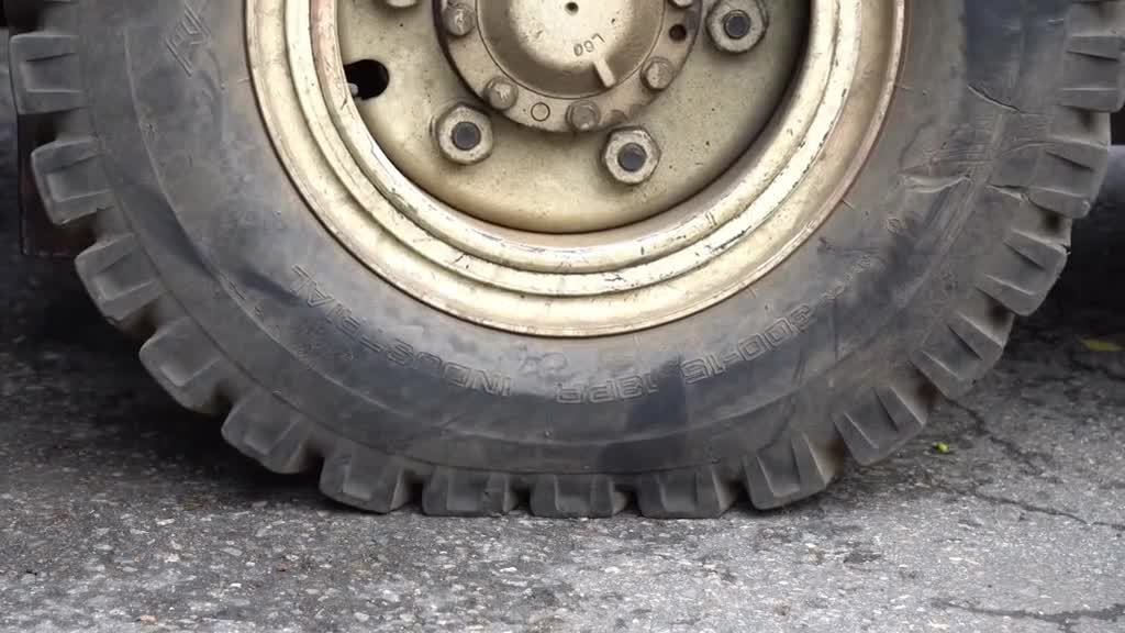 这个钻头有4吨重看它如何加工的真霸气