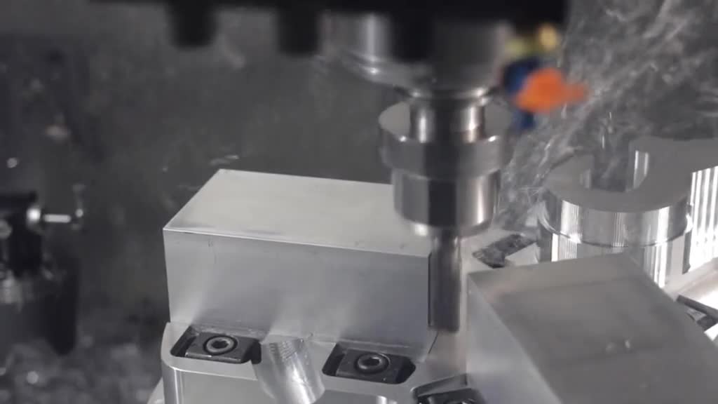 新买的刀具装机床上试一下效果真的是削铁如泥啊