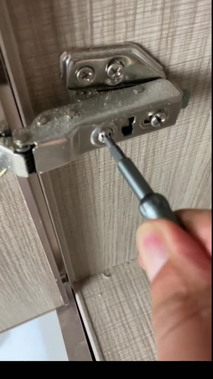 右手酸拧螺丝就该试试电动的