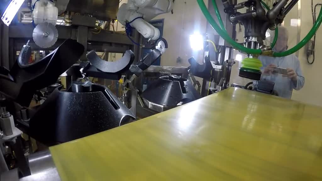 自动化处理螃蟹网友吃这样的螃蟹是没有灵魂的