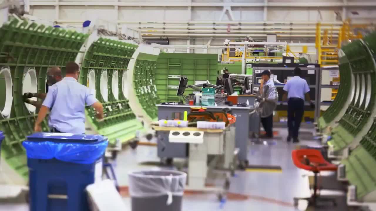 别眨眼54秒带你看完一架飞机组装过程抖音小助手