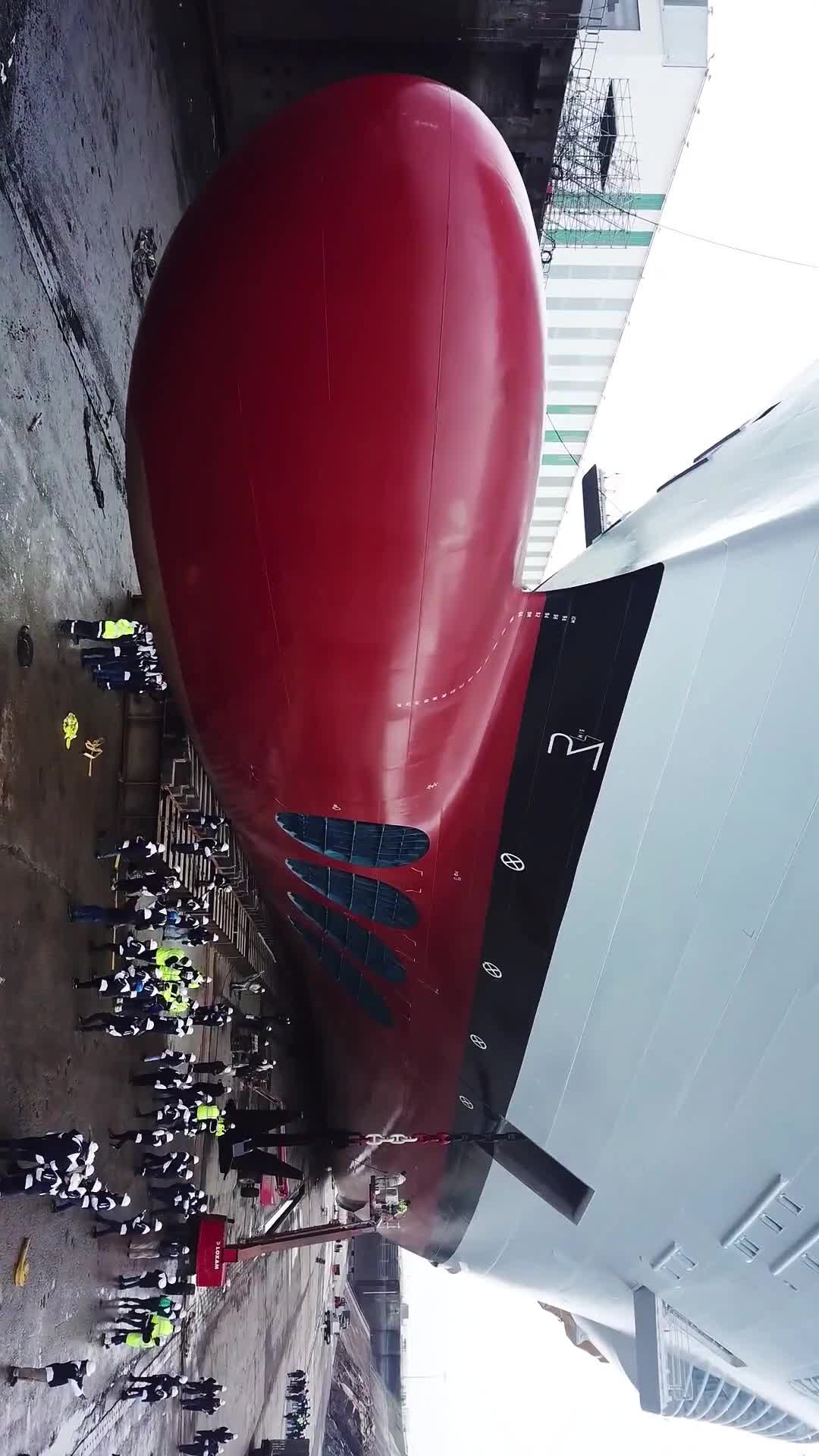 巨轮没有脚刹那想停船怎么办