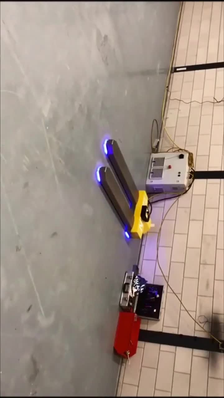 无人叉车见过吗又要颠覆仓管的工作方式了抖音小助手