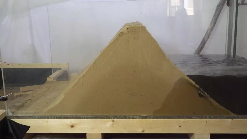 河堤为何容易被水冲垮看到这个实验我瞬间明白了