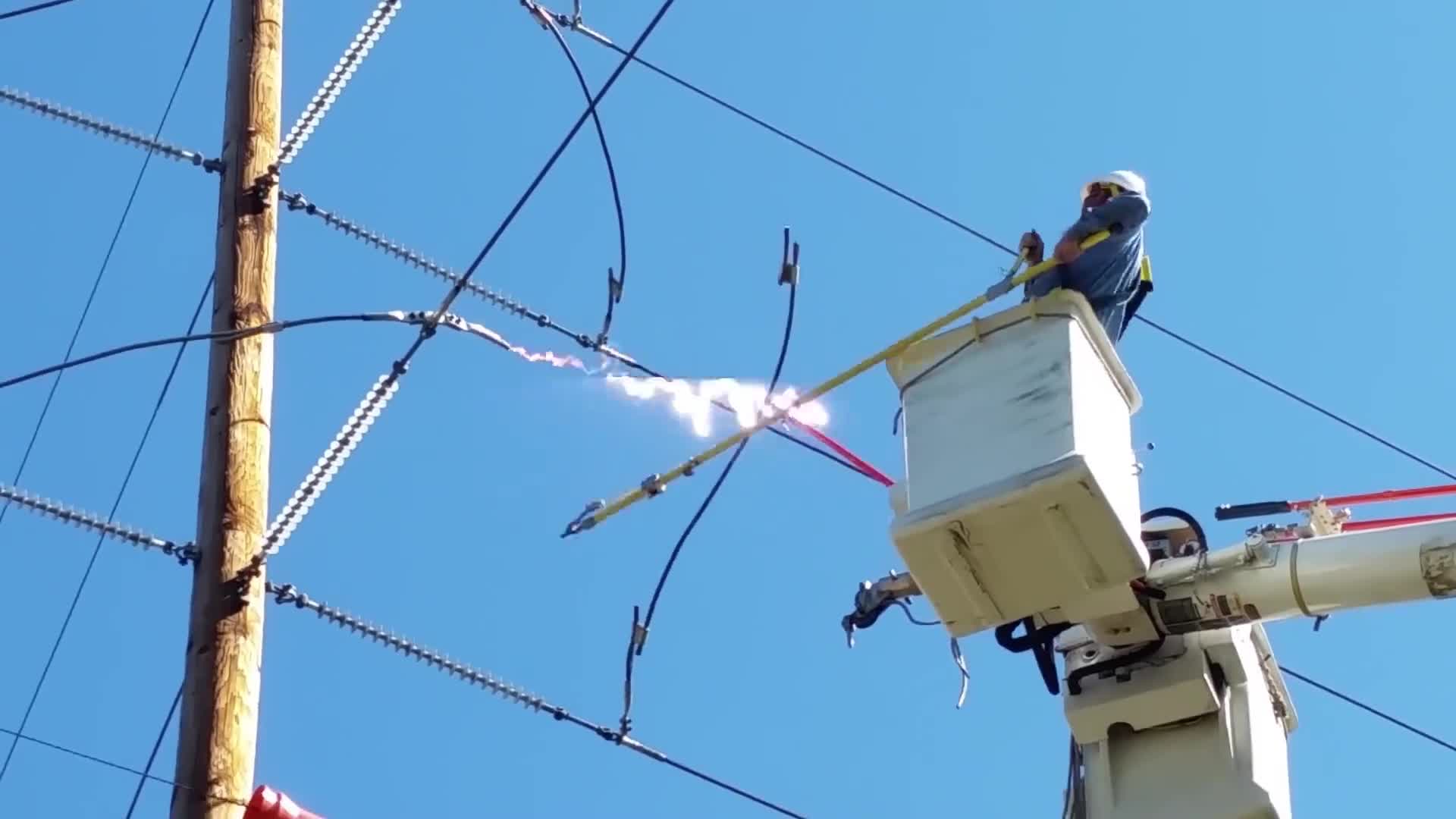 法拉第笼原理是什么上万伏的高压都不怕