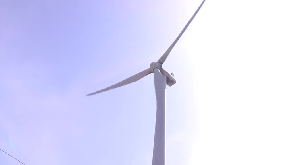 实拍风力发动机保养过程就这样的高度给我一万都不敢上去