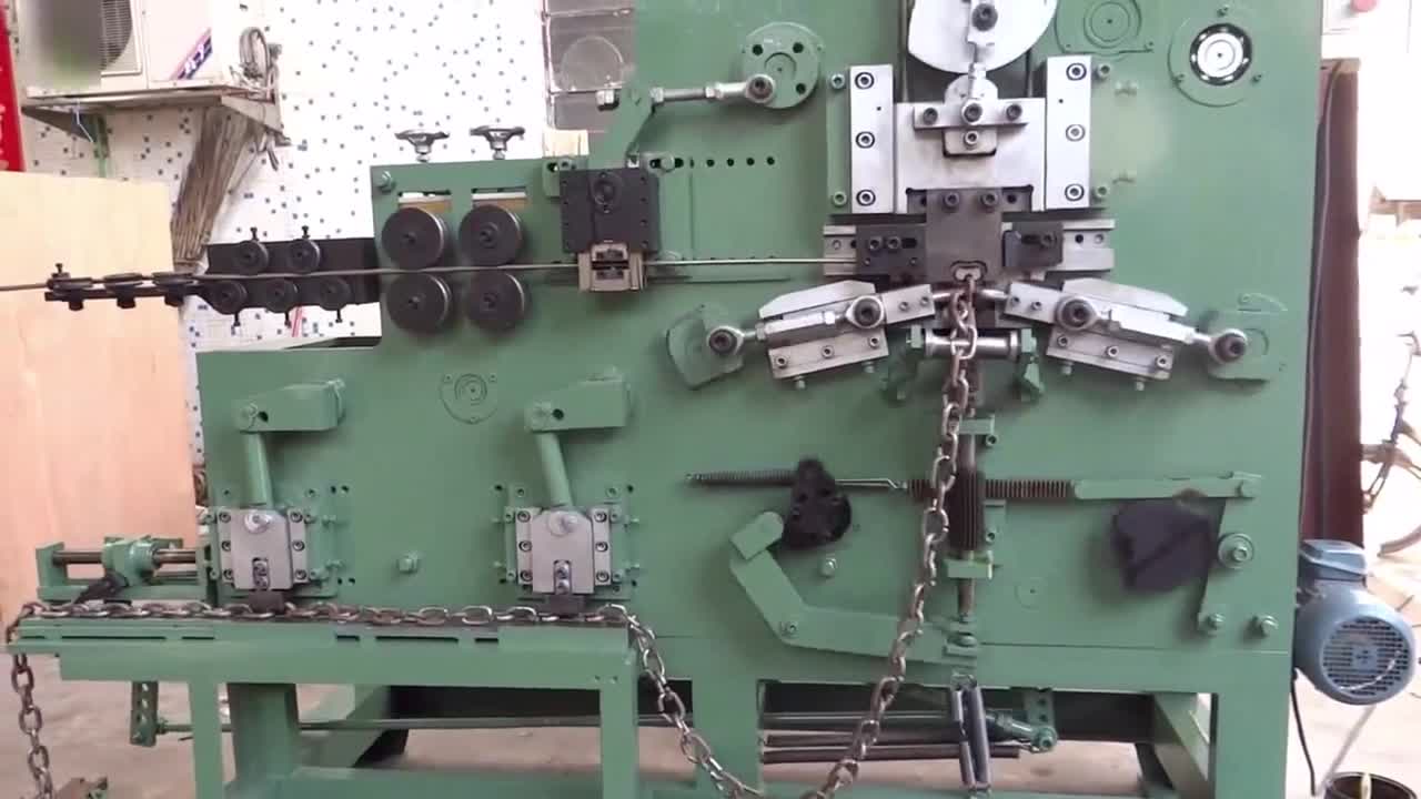 大铁链制造过程抖音小助手