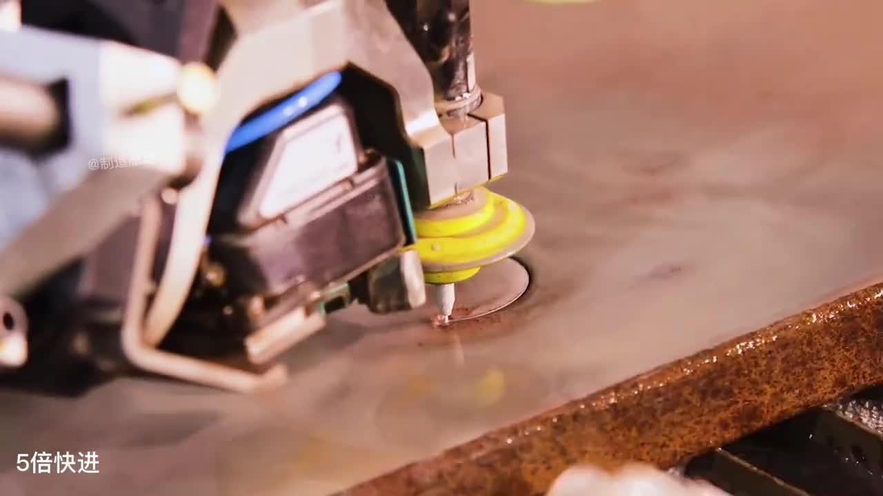 水刀为什么能轻易把钢板切开原来里面加了东西才能无坚不摧