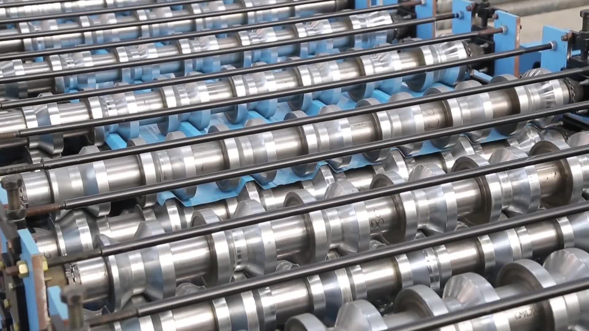 平板进去滚着滚着变成想要的形状彩钢瓦原来就是这样滚出来的