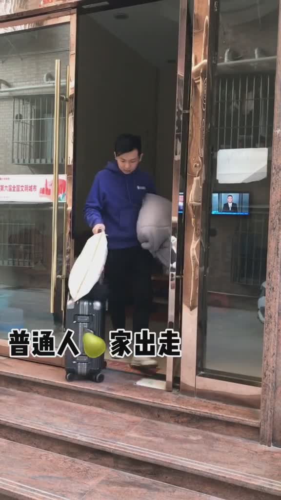 包界又出新创意和行李箱合二为一容量大增单手搞定回家行李