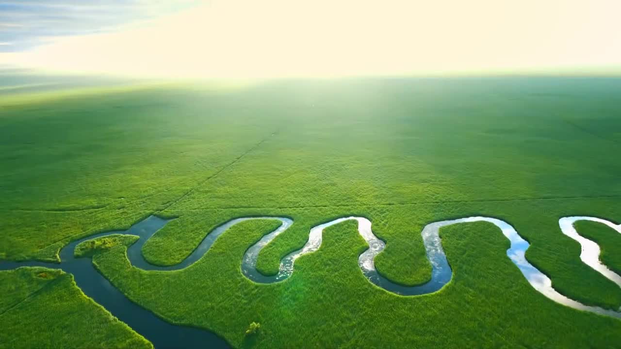 好山好水出好物北纬47度是一条神奇的黄金种植带山水环绕沃野千里的美景是摄影师们创作的天堂鲜美优质天然健康的美食则吸引无数食客的味蕾大自然用万年时光沉淀滋养深厚黑土孕育的北纬47玉米在产地优渥的基因之上通过先进的播种技术科技监测技术3小时锁鲜技术将鲜的密码延续