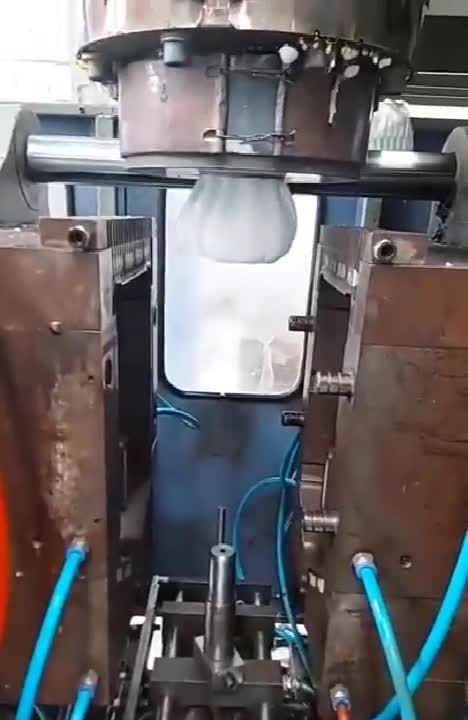 吹塑工艺塑料壶就是这样吹出来的