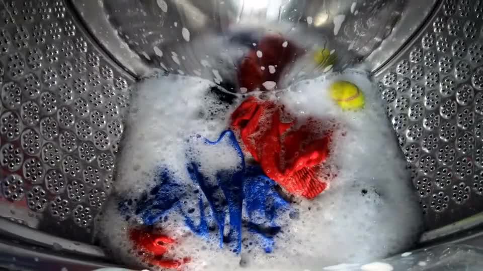 洗衣机里装个摄像头看看衣服是怎么洗干净的