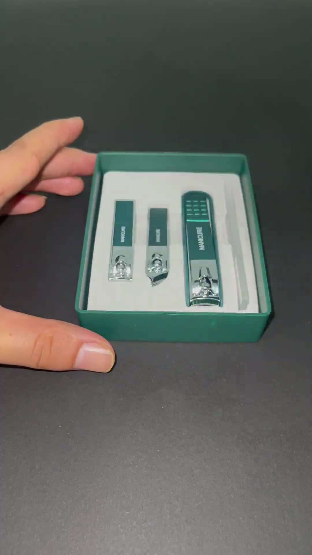 极度舒适的剪指甲过程