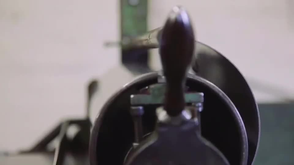 灭火器制造过程第一集