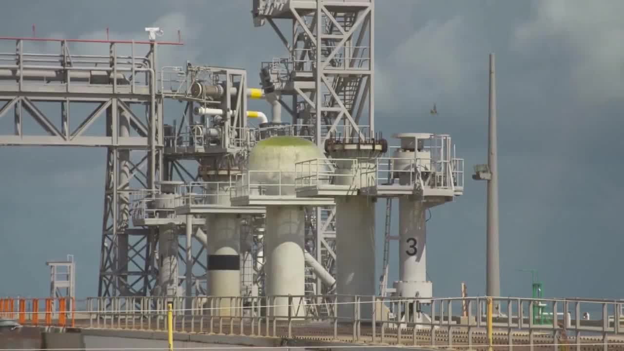 实拍航天中心发射台雨水喷淋测试这是我见过最猛的喷泉抖音小助手