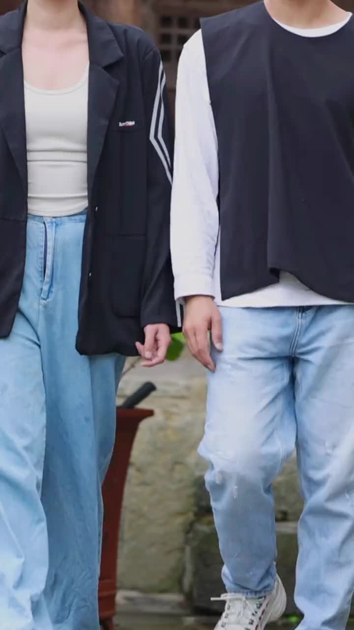 跟着布依族服饰传承人哩尢和笑一起来看