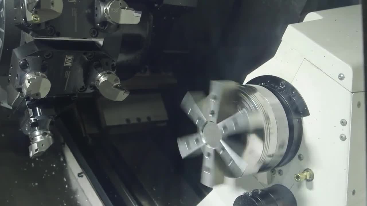 车个卡盘不会撞刀吧