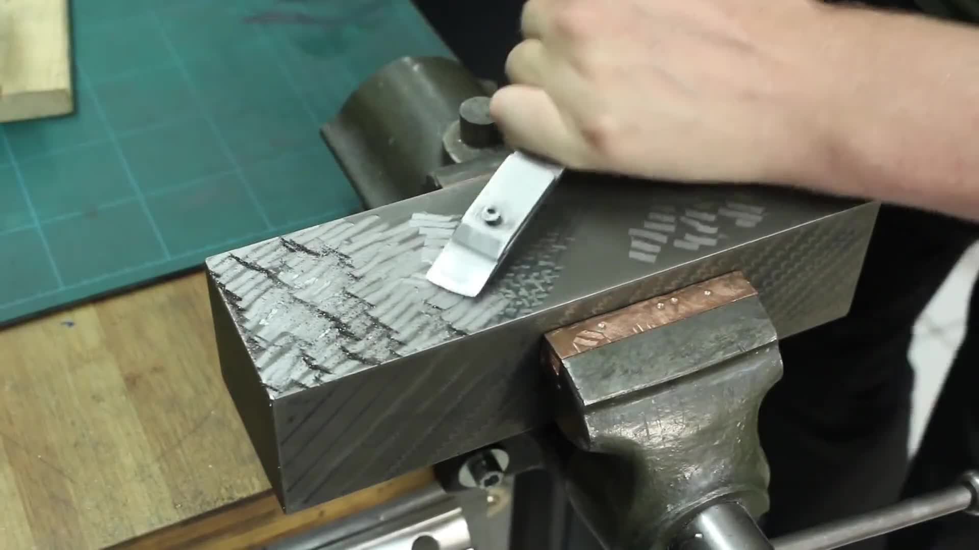 什么是刮研精密机床加工必须手工操作为何不能被机器替代