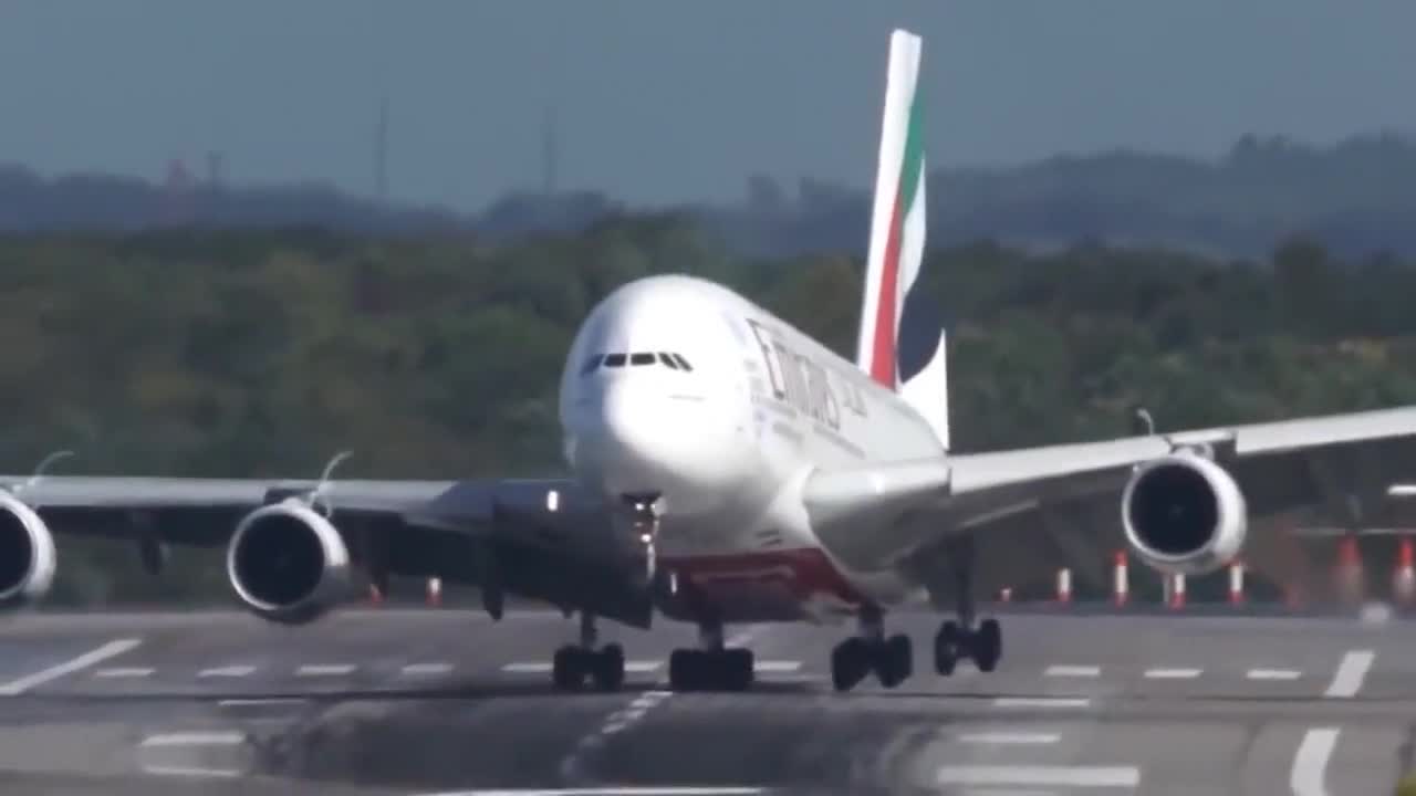 盘点那些惊险的飞机降落过程看得我大气都不敢喘一口