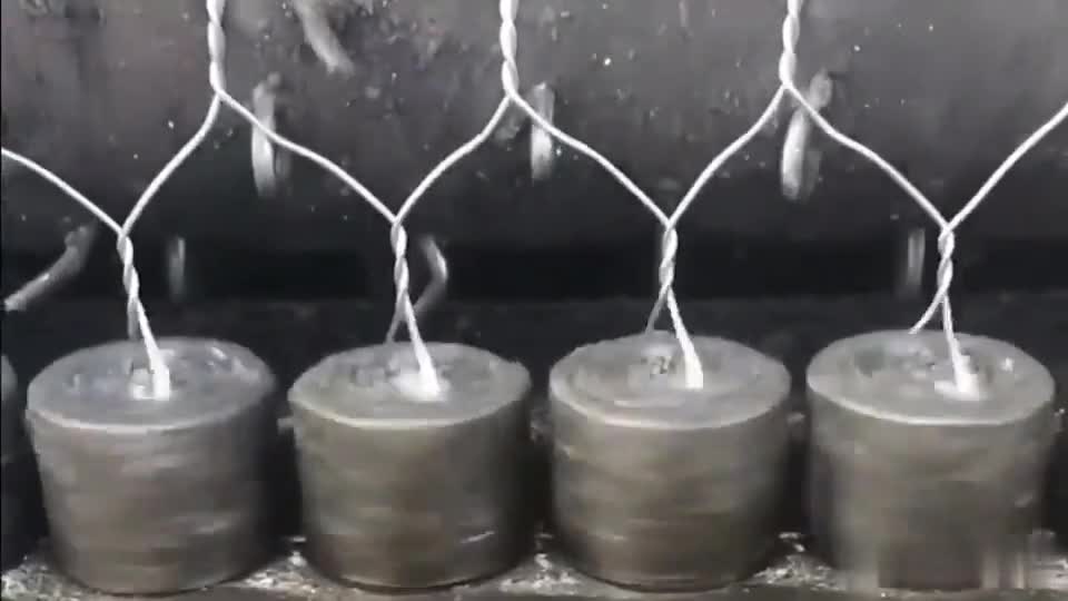 铁丝网编织过程我看了263遍后睡着了