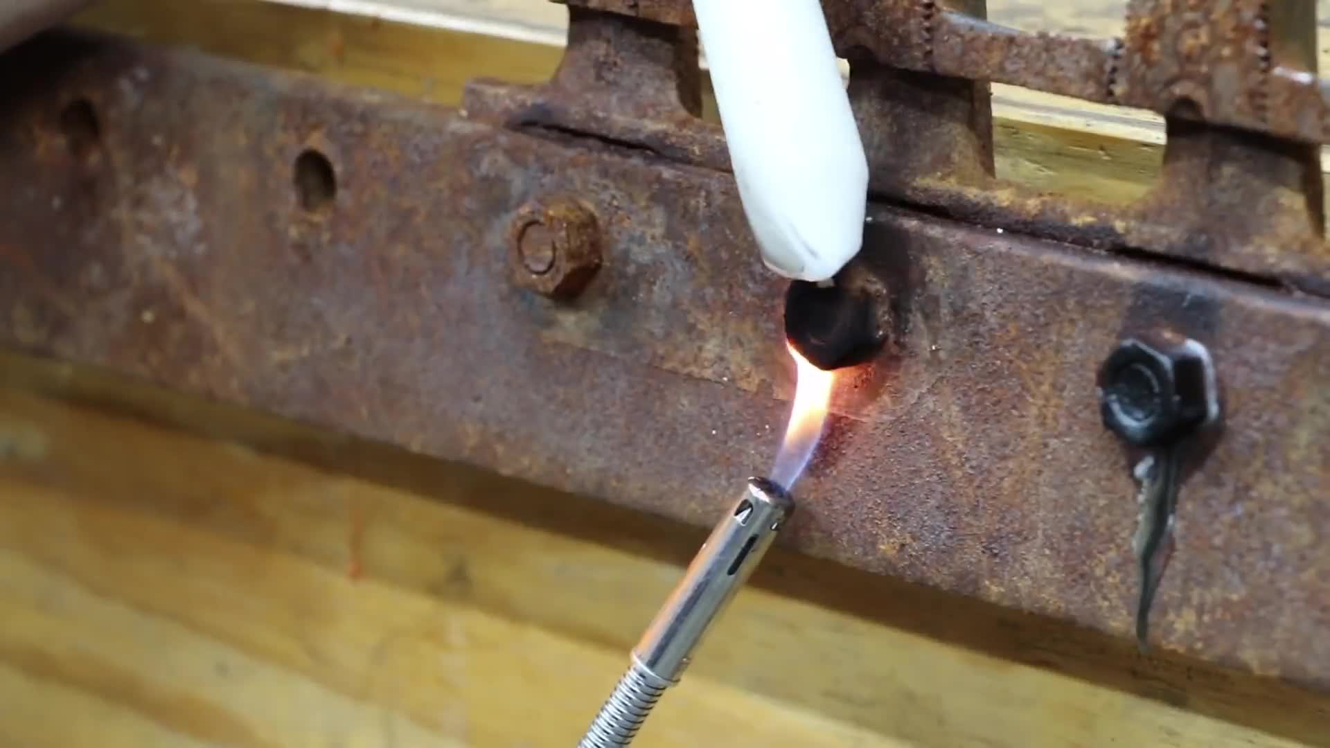 螺母锈死拧不动试试这六种方法第五个简单粗暴