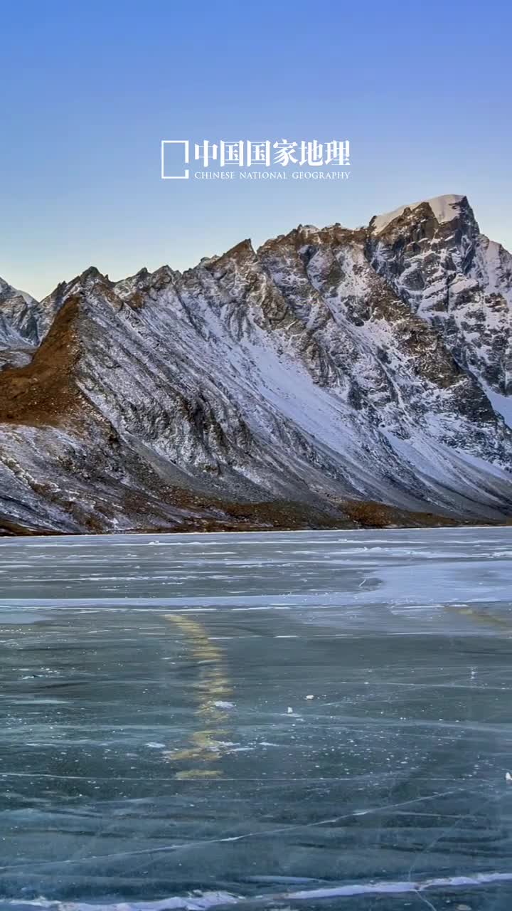 今日除夕愿你瑞气盈门好运来今天是2025年1月28日甲辰年腊月二十九除夕快乐家人闲坐辞旧迎新人间至味是团圆愿你四季平安千祥至瑞气盈门好运来