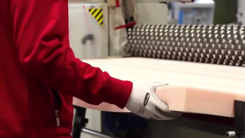 海绵的形状原来是这样切出来的长见识了多年的疑惑被解开了