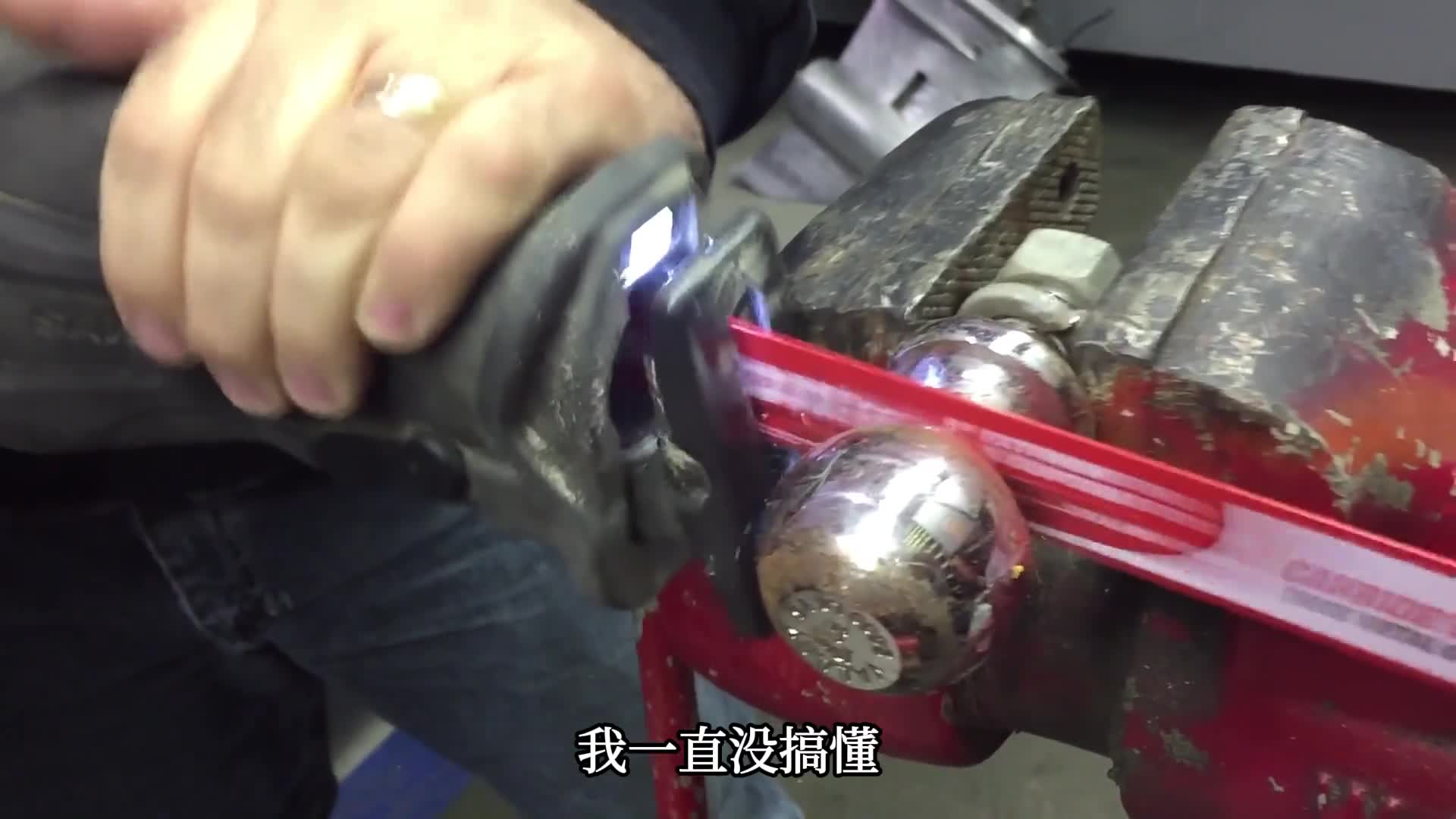 鬼才发明往复锯到底如何工作的原理真是太巧妙了